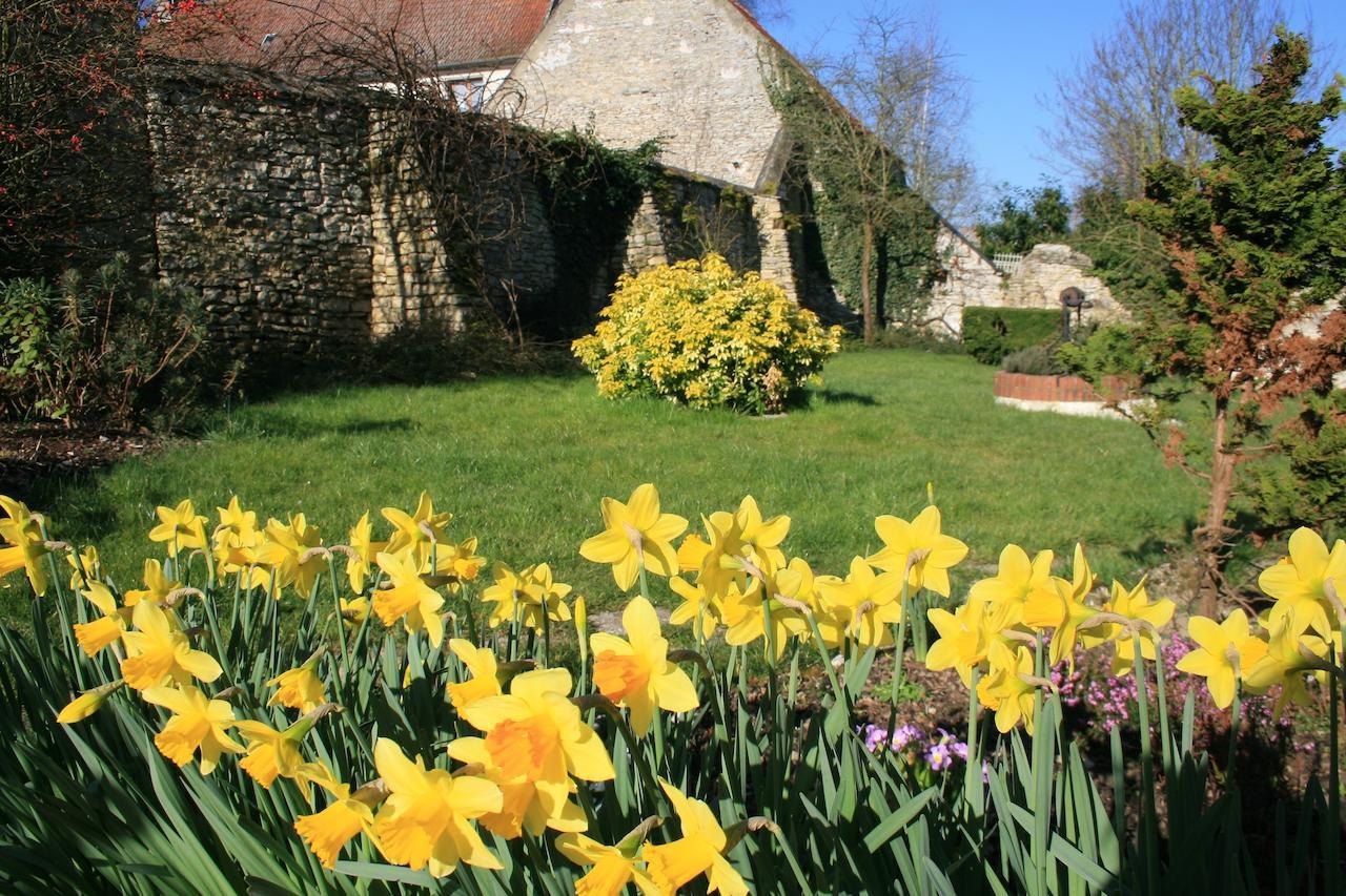 Au Relais De Chaussy Bed & Breakfast Exterior photo