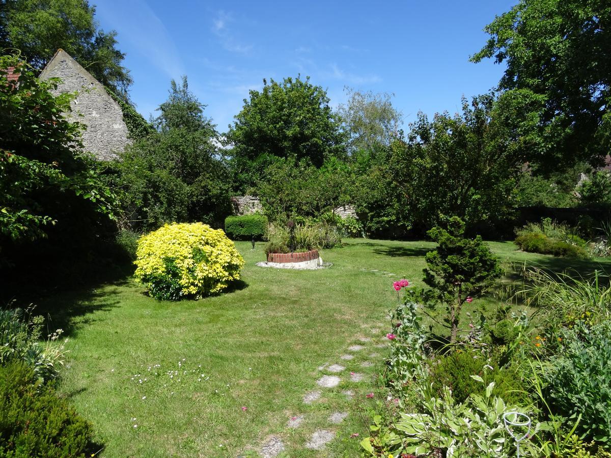 Au Relais De Chaussy Bed & Breakfast Exterior photo